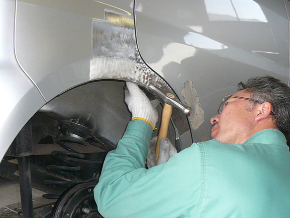 板金塗装修理工場